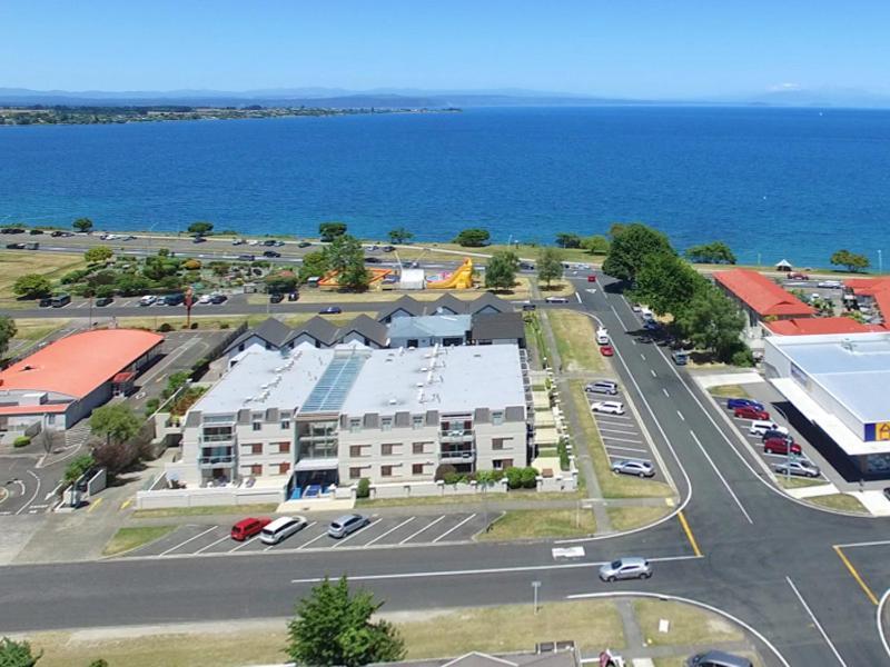 Relax On Roberts - Taupo Holiday Home Екстериор снимка
